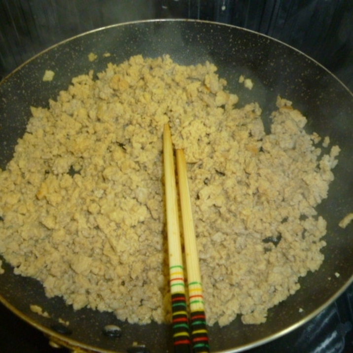 豆腐とひき肉で作るそぼろ